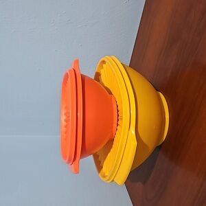 Tupperware 840-5 orange 836-5 yellow